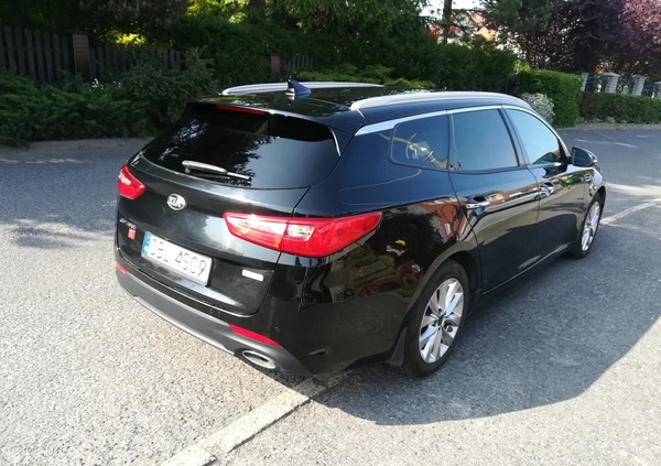 Kia Optima cena 61500 przebieg: 156500, rok produkcji 2017 z Bolesławiec małe 436